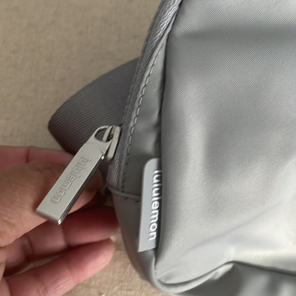 Lululemon Everywhere Belt Bag - Picture 7 of 8